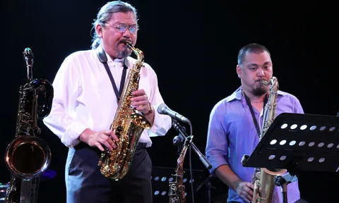 Những điều ít biết về nghệ sĩ saxophone Quyền Văn Minh: “Người trẻ chơi jazz hãy dũng cảm chinh phục đam mê"”